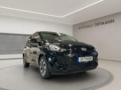 Gebraucht Hyundai i10 Trend 79 PS (58 kW) 2024 Aurora grey / met Kleinwagen