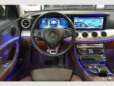 Używany Mercedes E220 194 KM (142 kW) 2017 Beżowy Sedan/Limuzyna