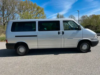 Second-hand VW Caravelle 150 CP (110 kW) 2001 Argintiu Van