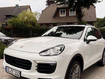 Weiß Gebraucht 2015 Porsche Cayenne SUV | 32.900 € (Fairer Preis)