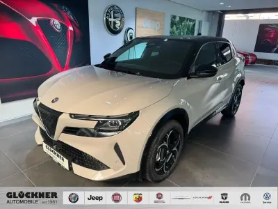 Neu Alfa Romeo Junior Ti 145 PS (106 kW) 2026 Beige SUV