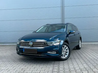 Usata VW Passat Business 150 CV (110 kW) 2024 Blu Station wagon