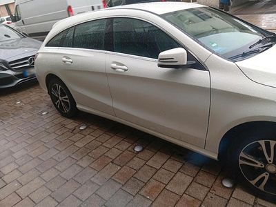 Gebraucht Mercedes CLA180 Shooting Brake 122 PS (89 kW) 2017 Weiß Kombi