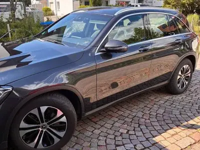 Gebraucht Mercedes GLC200 197 PS (144 kW) 2019 Grau SUV
