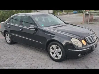 Gebraucht Mercedes E220 150 PS (110 kW) 2005 Schwarz Limousine