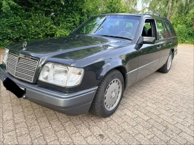 Gebraucht Mercedes E280 Sportline 192 PS (141 kW) 1994 Schwarz Kombi