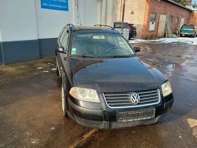 Schwarz Gebraucht 2002 VW Passat Basis Kombi | 1.790 € (Etwas zu teuer)