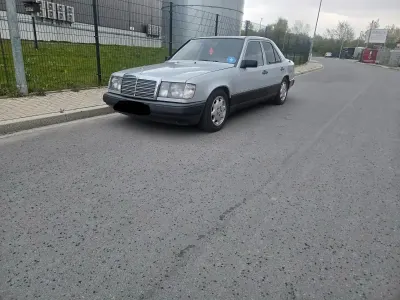 Gebraucht Mercedes E260 160 PS (117 kW) 1988 Silber Limousine