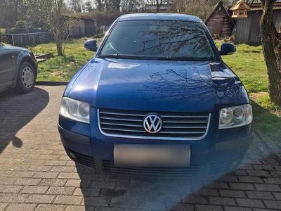 Gebraucht VW Passat 131 PS (96 kW) 2004 Blau Limousine