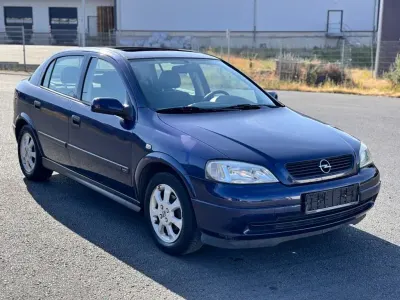Gebraucht Opel Astra 75 PS (55 kW) 1999 Blau Limousine