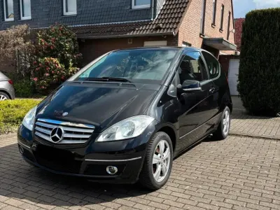 Gebraucht Mercedes A160 Avantgarde 95 PS (69 kW) 2010 Schwarz Limousine