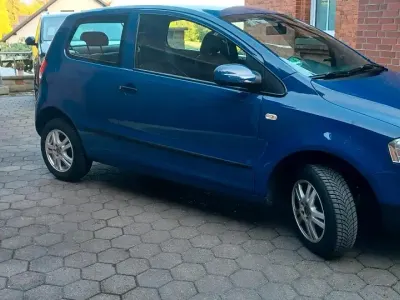 Gebraucht VW Fox 54 PS (39 kW) 2006 Blau Kleinwagen