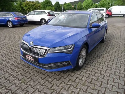 Gebraucht Skoda Superb Style 156 PS (114 kW) 2020 Energyblau Kombi