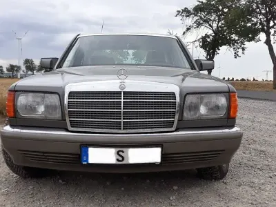 Używany Mercedes S420 204 KM (150 kW) 1987 Szary Sedan/Limuzyna