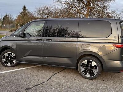 Gebraucht VW Multivan Energetic 218 PS (160 kW) 2023 Grau Van