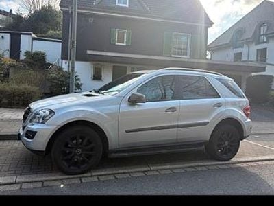 Gebraucht Mercedes ML350 Edition 231 PS (169 kW) 2010 Silber SUV