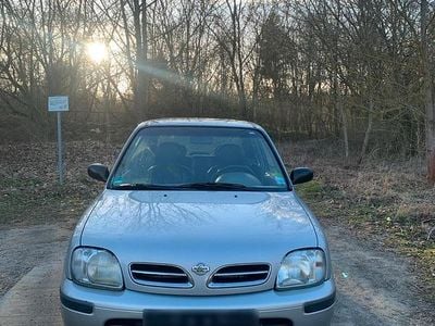 Usata Nissan Micra 54 CV (39 kW) 1999 Argento Utilitaria
