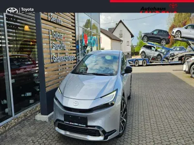 Gebraucht Toyota Prius Plug-in Hybrid Executive 223 PS (164 kW) 2025 Silver metallic Kleinwagen