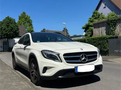 Gebraucht Mercedes GLA200 Style 156 PS (114 kW) 2016 Weiß SUV