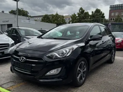 Gebraucht Hyundai i30 Trend 110 PS (80 kW) 2018 Schwarz Kombi
