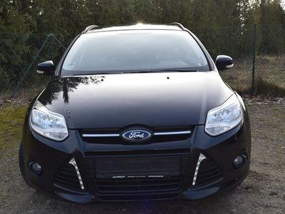 Gebraucht Ford Focus Trend 101 PS (74 kW) 2014 Schwarz Limousine