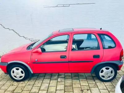 Gebraucht Opel Corsa 54 PS (39 kW) 1998 Rot Kleinwagen