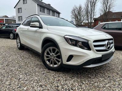 gebraucht Mercedes GLA200 GLA 200NAVI//PARKSENSOR V.H.//KLIMA//TEMPOMAT