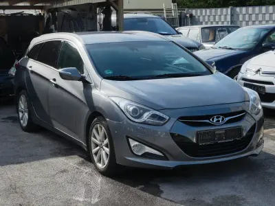 Gebraucht Hyundai i40 Premium 136 PS (100 kW) 2012 Grau Kombi
