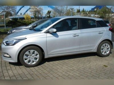 Silber Gebraucht 2017 Hyundai i20 Active Kleinwagen | 7.300 € (Superpreis)