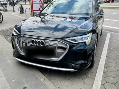 Usata Audi e-tron S-Line 242 kW (330 CV) 2020 Nero SUV