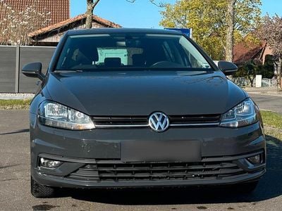 Gebraucht VW Golf VII 116 PS (85 kW) 2018 Grau Limousine