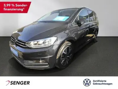 Gebraucht VW Touran Highline 150 PS (110 kW) 2023 Deep black perleffekt Van / Kleinbus