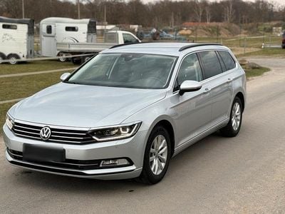 Gebraucht VW Passat Comfortline 150 PS (110 kW) 2018 Grau Kombi