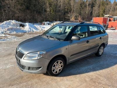 Grau Gebraucht 2011 Skoda Fabia Cool Edition Kombi | 1.999 €
