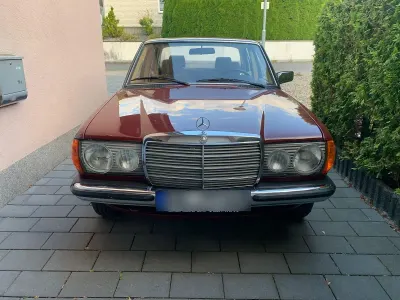 Gebraucht Mercedes 200 109 PS (80 kW) 1982 Rot Limousine