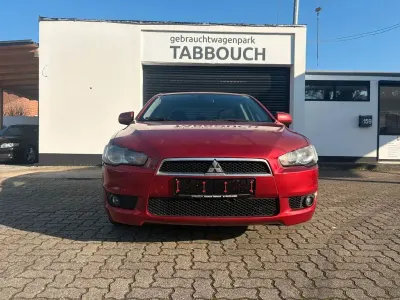 Gebraucht Mitsubishi Lancer Invite 143 PS (105 kW) 2011 Rot Limousine