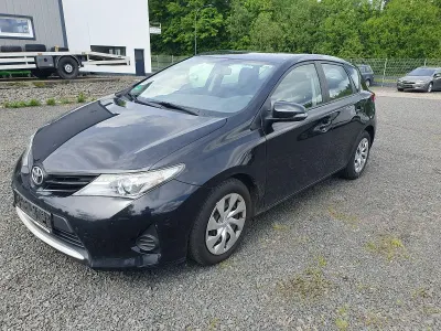 Gebraucht Toyota Auris Cool 99 PS (72 kW) 2015 Schwarz Limousine