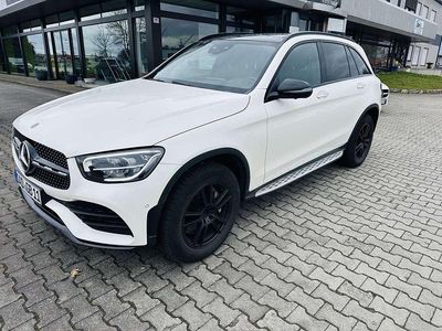 Gebraucht Mercedes GLC300e 194 PS (142 kW) 2022 Diamantweiss  metalliclack SUV