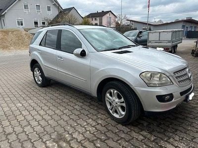 Usata Mercedes ML320 224 CV (164 kW) 2005 Grigio SUV