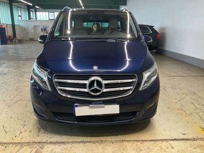 Mercedes V220