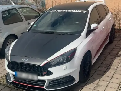 Gebraucht Ford Focus ST 250 PS (183 kW) 2015 Weiß Limousine