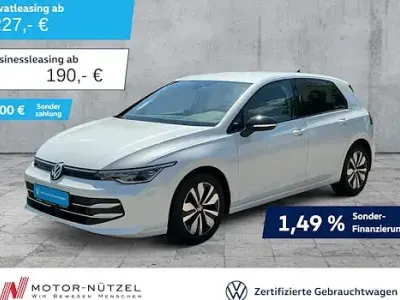 Gebraucht VW Golf VIII Goal 150 PS (110 kW) 2025 Oryxweiß perlmutteffekt Limousine