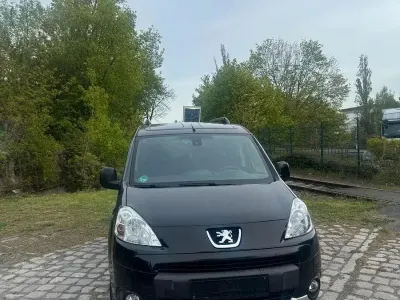 Occasion Peugeot Partner Tepee 98 PK (72 kW) 2011 Zwart MPV