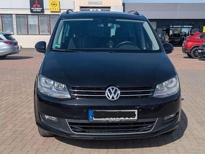 Second-hand VW Sharan 170 CP (125 kW) 2012 Negru Monovolum