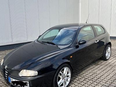 Gebraucht Alfa Romeo 147 105 PS (77 kW) 2003 Schwarz Kleinwagen