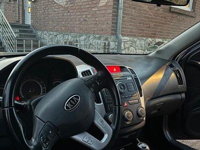 Gebraucht Kia Ceed 116 PS (85 kW) 2010 Blau Kleinwagen