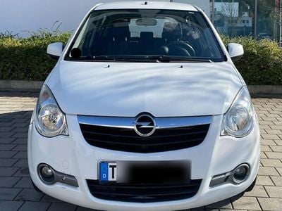 Gebraucht Opel Agila Edition 94 PS (69 kW) 2012 Weiß Kleinwagen