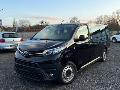 Schwarz Gebraucht 2022 Toyota Proace Comfort Van / Kleinbus | 21.990 € (Etwas zu teuer)