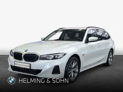Gebraucht BMW 330 Sport Line 184 PS (135 kW) 2022 Weiß Kombi