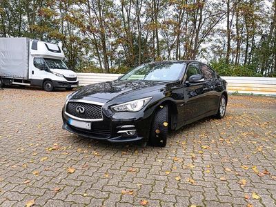 Schwarz Gebraucht 2014 Infiniti Q50 Limousine | 7.500 €